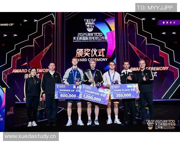 深圳羽毛球队在钻石联赛中的拼搏历程与荣耀时刻回顾 深圳羽毛球队在钻石联赛中的拼搏历程与荣耀时刻回顾